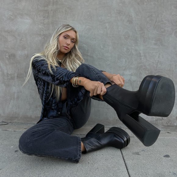 STEVE MADDEN COBRA LEATHER PLATFORM ANKLE BOOT - Picture 2 of 14